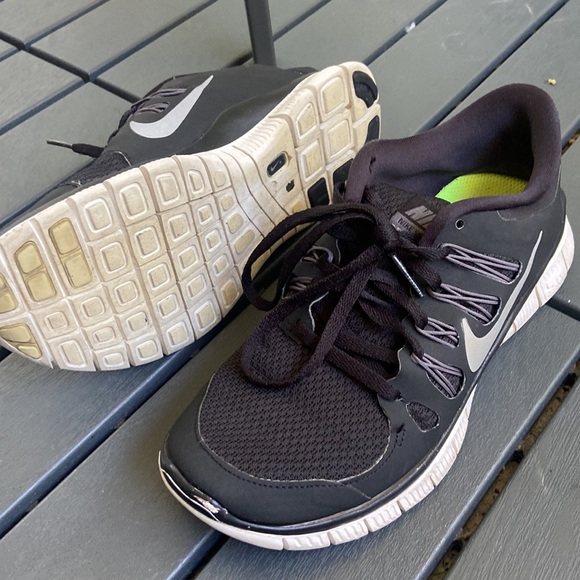 Nike Running Shoes - Picture 6 of 8